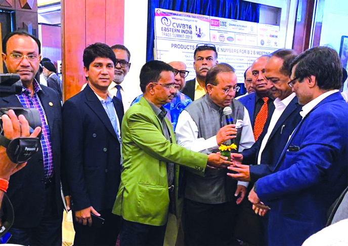 Alimuzzaman Harun, Editor of Lastnewsbd.com, receiving the 'India-Bangladesh Business Excellence Award-2019' for his contribution to the business and journalism of the two countries from Sushil Poddar, President of Confederation of West Bengal Trade Ass