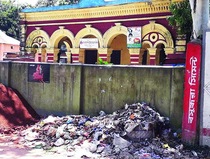 ULIPUR (Kurigram): Garbage were piled up in front of Bangladesh Muktijoddha Sangsad office at Ulipur Upazila. This snap was taken yesterday.