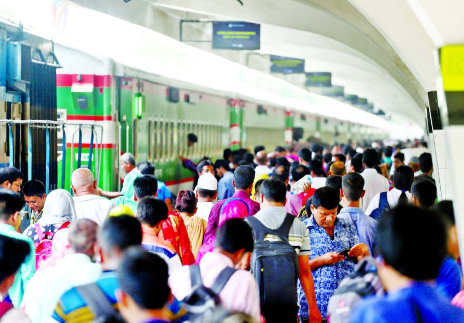 Kamalapur Railway Station sees a huge crowd on Wednesday as homebound people started leaving the city for celebrating Eid-ul-Azha with their near and dear ones at village homes.
