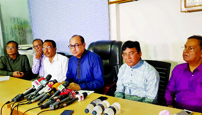 Shaheen Ahmed, President of Bangladesh Tanners' Association (BTA), addressing a press conference at BTA office in the city on Wednesday to protest the government's decision to export rawhide.