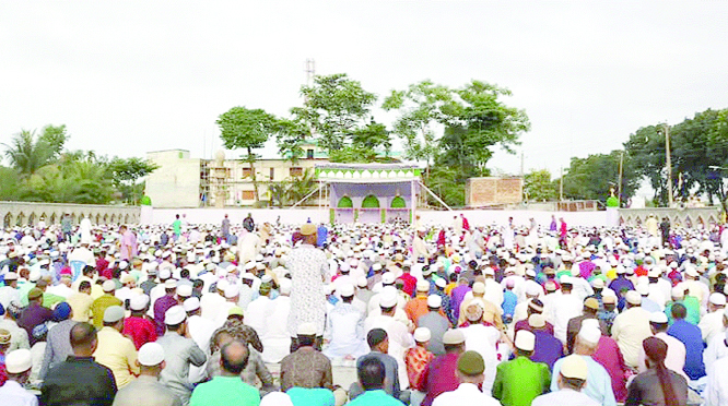 MOULVIBAZAR: Eid congregation was held at Hazrat Sayed Shah Mustafa(RA)Poura Eidgah at Moulvibazar Sadar Upazila on Monday.