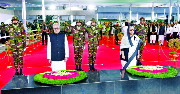 President Abdul Hamid and Prime Minister Sheikh Hasina paid tribute to Father of the Nation Sheikh Mujibur Rahman at the portrait of Bangabandhu Memorial Museum at Dhanmondi Road No-32 in city on Thursday.