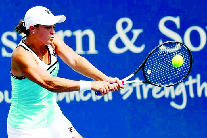 Australia's Ashleigh Barty rallies to beat Greece's Maria Sakkari to reach the WTA Cincinnati Masters semi-finals in Cincinnati on Friday.