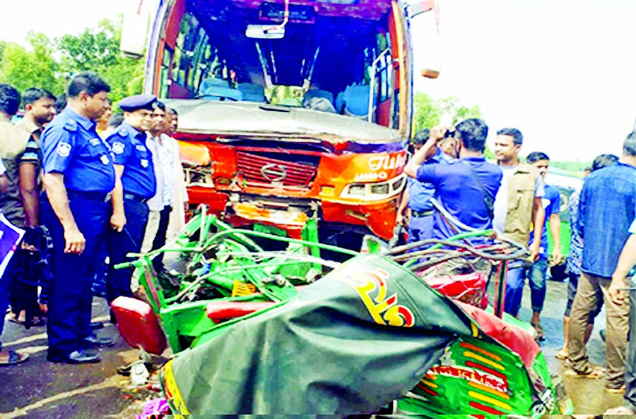 Eight persons were killed after a road crash involving a bus, a microbus and an autorickshaw in Lalmai Upazila of Cumilla district on Sunday.