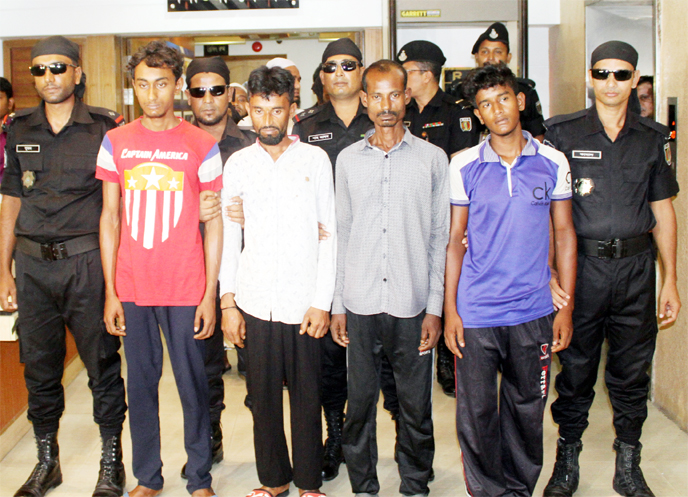 RAB-4 nabbed four members of a kidnappers' gang with a private car from the city's Mirpur area on Friday.