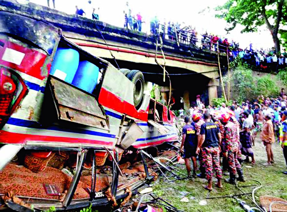 Eight people were killed after a bus veered off a bridge and plunges into a ditch in Faridpur and (inset) a 200 cement laden truck plunges into a ditch, breaking down the bridge, halting traffic movement for five hours on Sanir Akhra to Dholairparh road o
