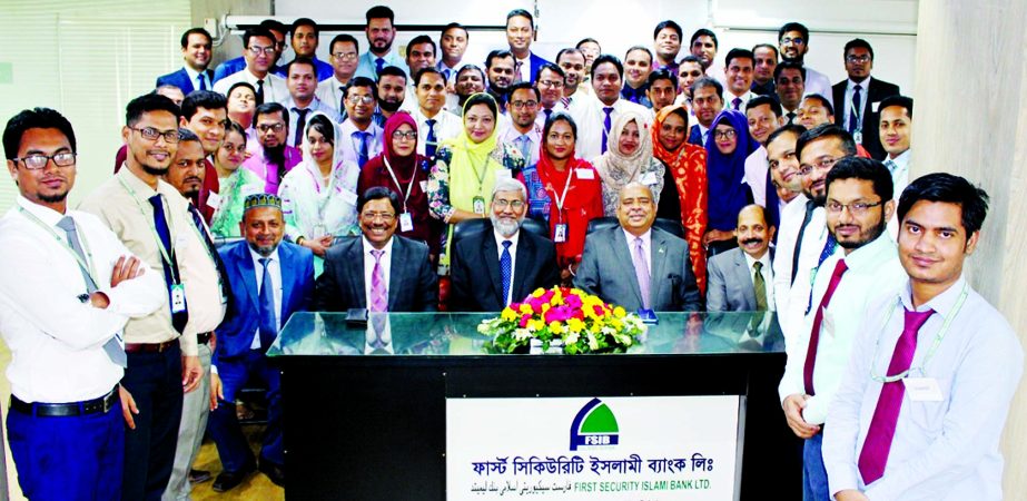Syed Waseque Md Ali, Managing Director of First Security Islami Bank Ltd, poses along with the participants of a 5-day long workshop on 'General Banking Operations' at FSIBL Regional Training Institute in Chattogram recently. Md Zahurul Haque, Deputy Ma