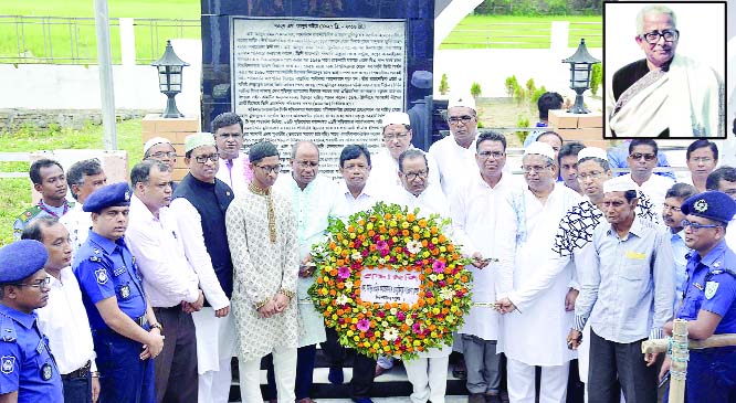 DINAJPUR: Leaders of M Abdur Rahim Samaj Kalyan and Muktijoddha Research Centre placing wreaths at the grave of freedom fighter and close associate of Bangabandhu and former MP, M Abdur Rahim marking his 3rd death anniversary at Jalalpur Village on