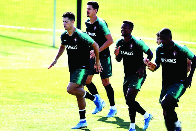 Portugal's Cristiano Ronaldo (1st left) attends a training session at Cidade do Futebol (Football City) training camp in Oeiras, outskirts of Lisbon, Portugal on Wednesday, ahead of the UEFA EURO 2020 qualifier match.
