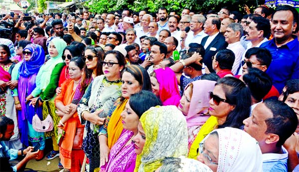 BNP Secretary General Mirza Fakhrul Islam Alamgir speaking at a human chain programme in front of the Jatiya Press Club on Wednesday demanding early release of party Chairperson Begum Khaleda Zia and her proper treatment.