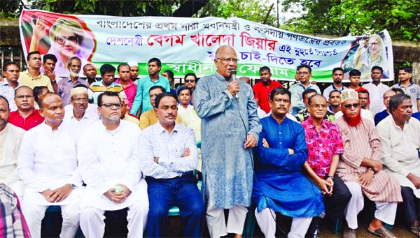BNP Standing Committee Member Dr. Khondkar Mosharraf Hossain speaking at a rally organised by Swadhinata Forum in front of the Jatiya Press Club on Friday demanding release of BNP Chief Begum Khaleda Zia.