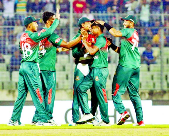 Players of Bangladesh, celebrate after dismissal of Brendan Taylor (not in the picture) during the first Twenty20 International match of the OBHAI Twenty20 Tri-nation series between Bangladesh and Zimbabwe at the Sher-e-Bangla National Cricket Stadium in