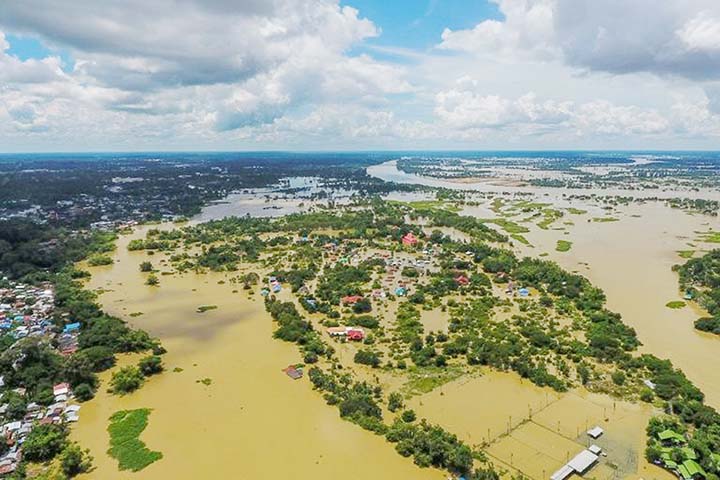 Flooding in Thailand's Ubon Ratchathani province, which borders Laos, has been exacerbated by rising water levels in the Moon and Chi rivers.