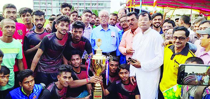 RAMPAL( Bagerhat): Alhaj Talukafer Abdul Khalek, Mayor, Rajshahi City Corporation handing over the trophy of the winner team of Bnagabandhu Sheikh Mujibur Rahman Jatiya Gold CUP Tournament as Chief Guest recently.