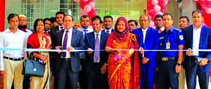 M Fakhrul Alam, Managing Director of ONE Bank Limited, inaugurating its "Benapole Banking Booth" and an "ATM Booth" at International Passenger Terminal premises of Benapole Land Port on Thursday. Local Assistant Commissioner (Land), Moushumi Jerin Kan