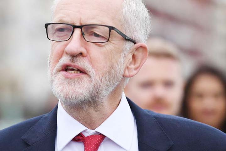 Labour leader Jeremy Corbyn has given every indication that he wants Labour to stay neutral on the defining issue of UK politics.