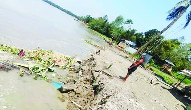 SUNDARGANJ (Gaibandha): Erosion of the River Teesta has taken a serious turn at Madaripara recently.