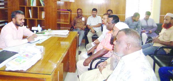 FULBARI (Mymensingh): Ashraful Siddik, newly- appointed UNO speaking at a view exchange meeting with journalists at his office on Wednesday.