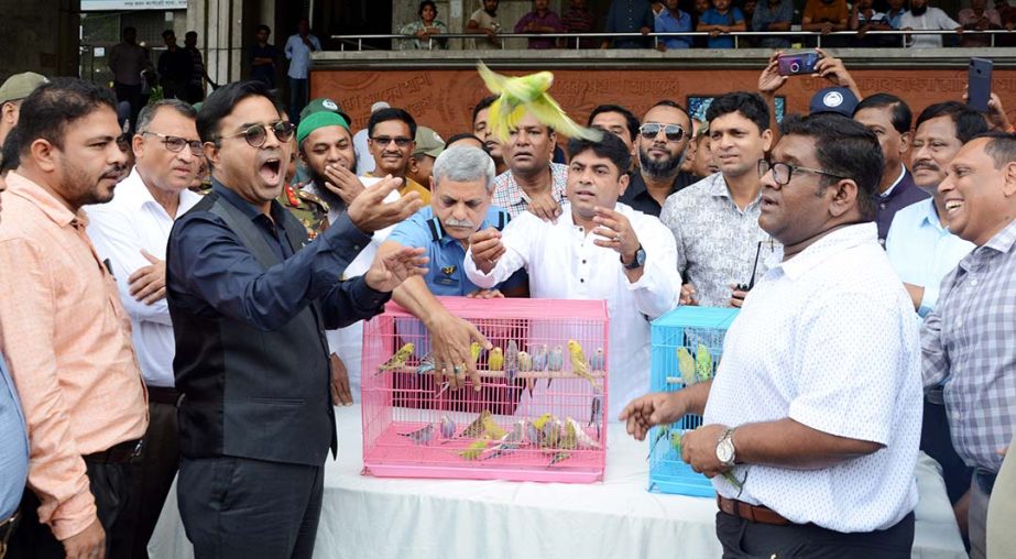 Dhaka South City Corporation Mayor Syeed Khokon releasing 73 confined birds on the occasion of 73rd birthday of Prime Minister Sheikh Hasina at the Corporation premises yesterday .