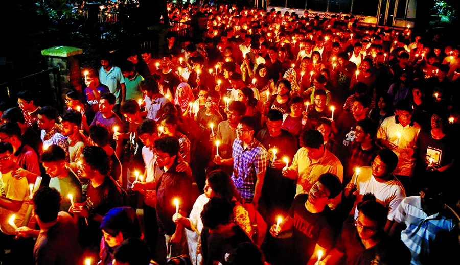 General students brought out a candlelight procession on Wednesday evening on BUET Campus in remembrance of BUET student Abrar Fahad who was brutally murdered on Monday.