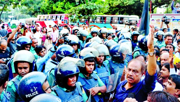 Police prevented Jatiya Oikya Front leaders from holding a 'mourning rally' in front of the Jatiya Press Club on Sunday, protesting the killing of BUET student Abrar Fahad.