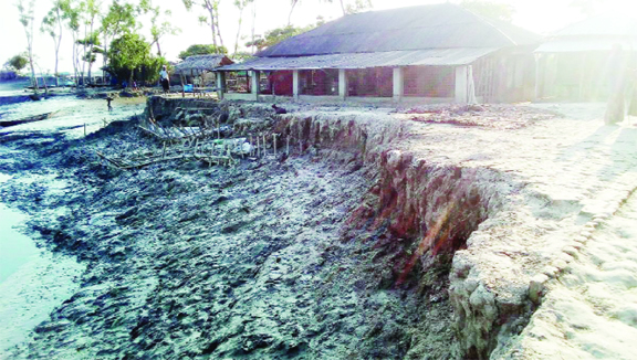 KHULNA: This photo shows the scenario of erosion caused by Sutarkhali River in Dacope Upazila in Khulna.
