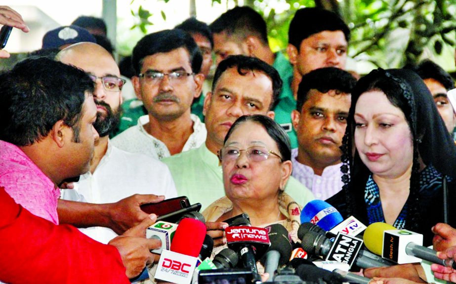 BNP Chairperson Begum Khaleda Zia's sister Selima Islam talking to the reporters after visiting her sister now receiving treatment at BSMMU on Friday.