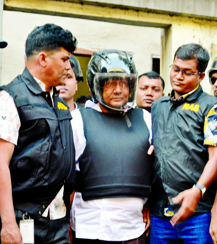 Moinul Haque Manju DSCC's No-39 Ward Councillor and AL leader was arrested from his office on charge of extortion along with drugs, arms and casino equipment by RAB-3 on Thursday.