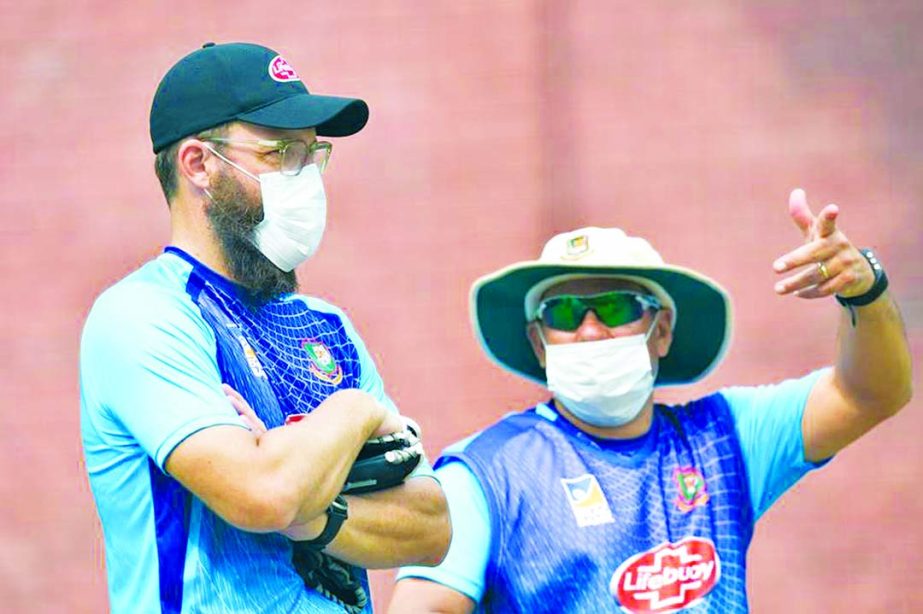 Bangladesh coach Russell Domingo (right) with bowling coach Daniel Vettori during a practice session ahead of the first T20 international in New Delhi on Friday.