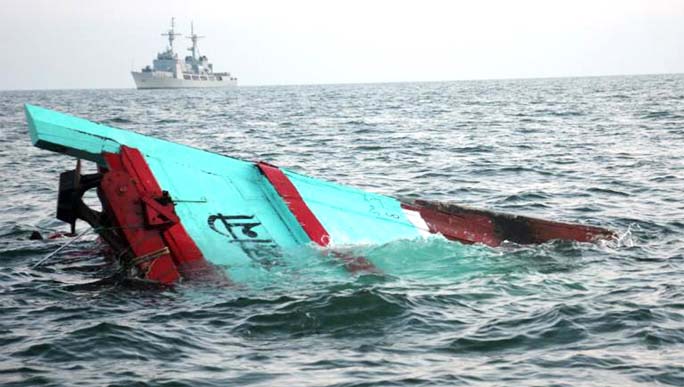 A ship of navy operating the recur work of capsized fishing trawler at St. Martin recently.