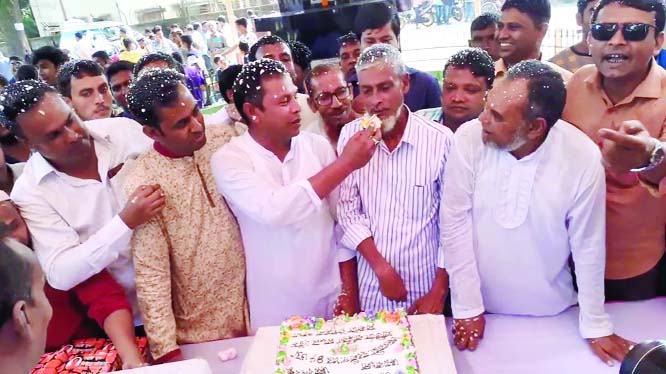 SAGHATA (Gaibandha): Leaders of Saghata Upazila Awami League and Jubo League cutting cake on the occasion of the founding anniversary of Jubo League on Monday.