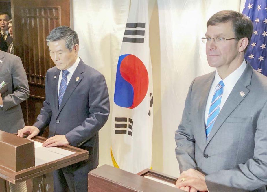 U.S. Defense Secretary Mark Esper, (right) and South Korea Defense Minister Jeong Kyeong-doo attend a press conference in Bangkok on Sunday.