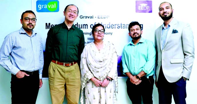 Eric Hwang, Managing Partner of Graval (HK) and Reshma Mohsen, Chairperson of Effective English Development Partner (EEDP), pose for photograph after signing a MoU at its head office in the city recently. Top executives from both the sides were also prese