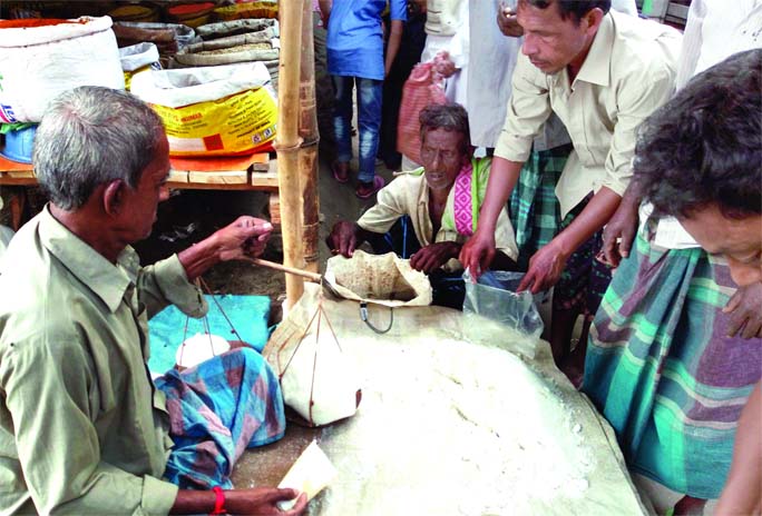 SUNDARGANJ (Gaibandha): Salt buyers rushed at Poura Bazar following the remour of salt crisis on Tuesday.
