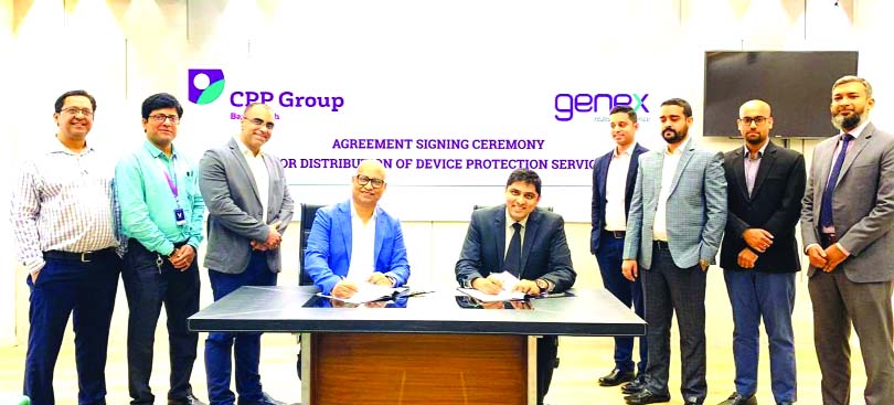 Dawood Sidduiqui, Country Manager of CPP Global Assistance Bangladesh Limited (part of CPP Group UK) and Prince Mojumder, CEO of Genex Infosys Limited, signing an agreement for providing nationwide distribution and sales operations of device protection se