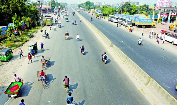 Dhaka-Chattogram Highway looks deserted on Wednesday as vehicles went off the road following the transport strike enforced by transport workers and owners.