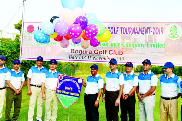GOC of 11th Infantry Division and Bogura Area Commander Major General Md Saiful Alam inaugurating the 3rd Popular Life Insurance Cup Golf Tournament by releasing the balloons as the chief guest at Bogura Golf Club in Bogura Cantonment recently. High offic