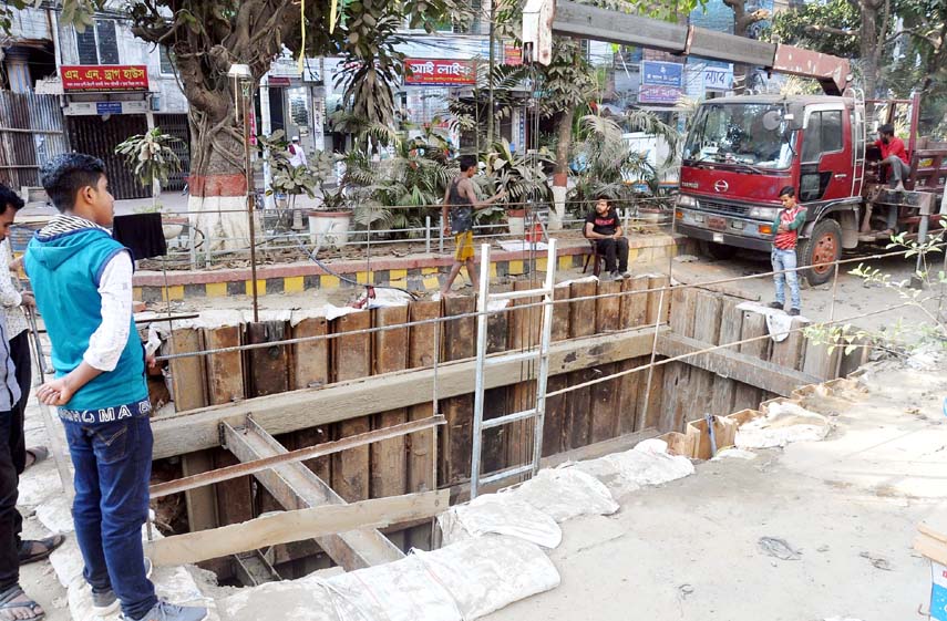 Pedestrians facing difficulties in the Port City as road digging continues. This snap was taken from Charagi Point on Monday.