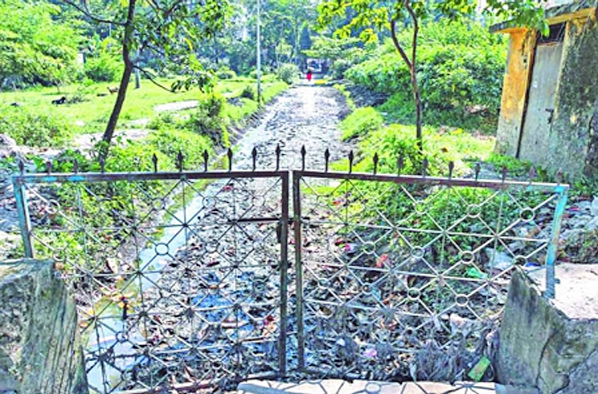 A view of Jatisangha Park in Port City.