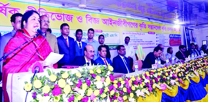 RANGPUR: Jatiya Sangsad Speaker Dr Shirin Sharmin Chaudhury addressing a function at the annual dinner of Rangpur District Lawyers' Association and scholarship distribution programme as Chief Guest on Sunday.