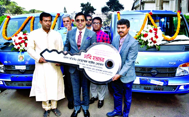 DSCC Mayor Sayeed Khokon, among others, at the key handing over ceremony for two pick-up vans for the removal of waste in 24 No ward of the corporation at a function organised jointly by DSCC and BRAC Urban Development Project on the Nagar Bhaban premise