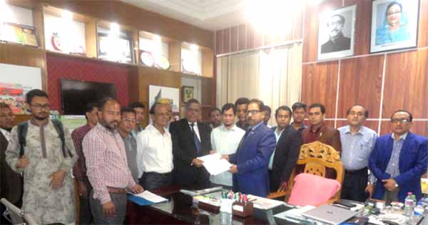 Homoeo College teachers, physicians jointly submitted memorandum to Divisional Commissioner Abdul Mannan demanding removal of Govt nominated Divisional Physician Representatives of Bangladesh Homoeopathy Board on Wednesday.