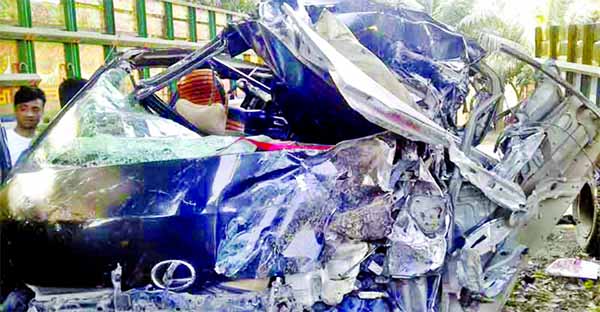 Three members of a family were killed and five others injured in a road crash on Dhaka-Tangail highway near the Bangabandhu Bridge in Bhuapur upazila of Tangail on Friday morning.
