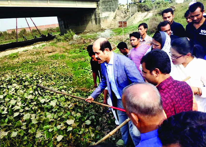 DNCC Mayor Atiqul Islam inaugurating waste managemenr activities from Projapati Garden, Satarkul of 41 No ward to the newly extended 18 wards of the corporation on Wednesday.