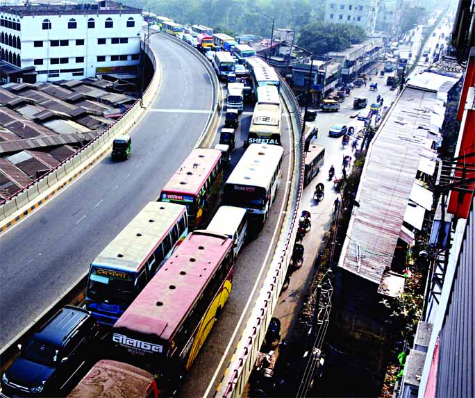 Hundreds of vehicles got stuck at a huge traffic tailback on Hanif Flyover on Wednesday.