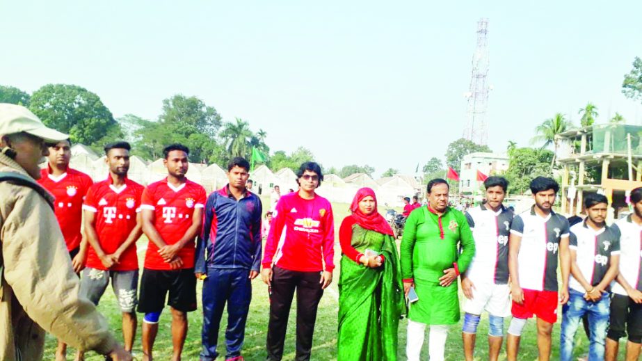 The players, the officials of the two finalists team of Victory Day Kabaddi Competition and the officials of Singair Upazila Parishad pose for a photo session at Singair Upazila in Manikganj District on Wednesday. Singair Upazila Parishad arrange
