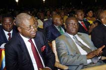 DR Congo former PM Adolphe Muzito has asked the government to wage war on neighbouring Rwanda to end militia violence.