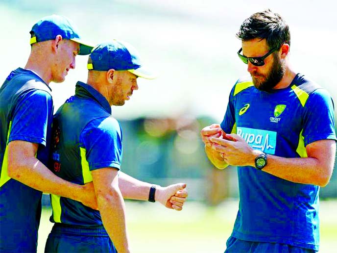 Australia opener David Warner had his thumb bandaged during training at the MCG on Tuesday.