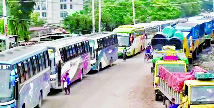 Hundreds of vehicles were seen waiting in queues at the Paturia-Daulatdia ferry terminal as the ferry service was disrupted due to dense fog on Thursday.