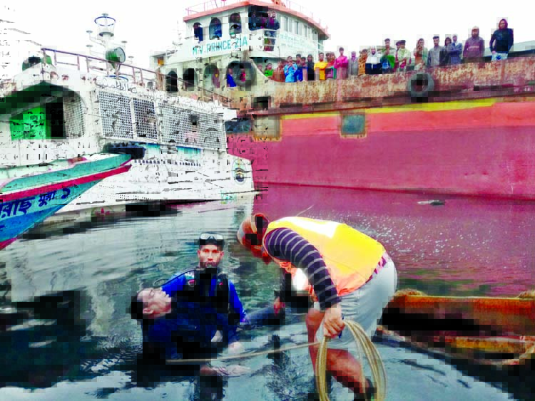 Divers retrieved four bodies after a sand-laden cargo sank in the Buriganga River in Keraniganj early Friday.
